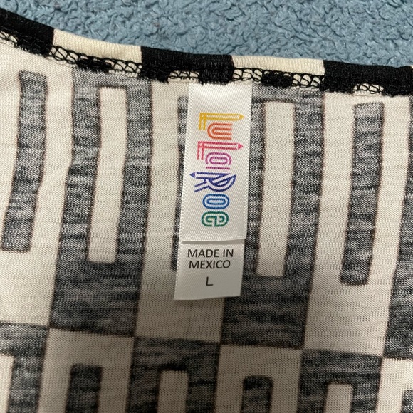 Lularoe classic T - Picture 3 of 3